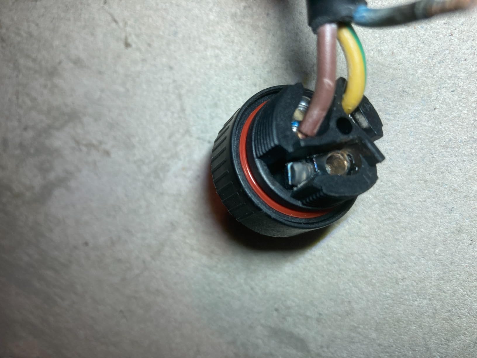 Gute Hardware, Wechselrichter wird warm