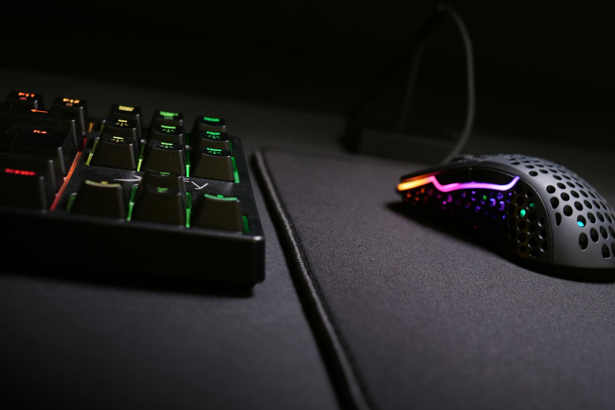 cherry-xtrfy-gp4-gaming-mauspad-large-460x400x4mm-black-edition image 5