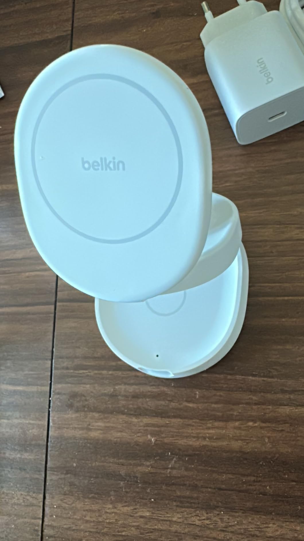 Gute Ladestation mit kleinem Makel