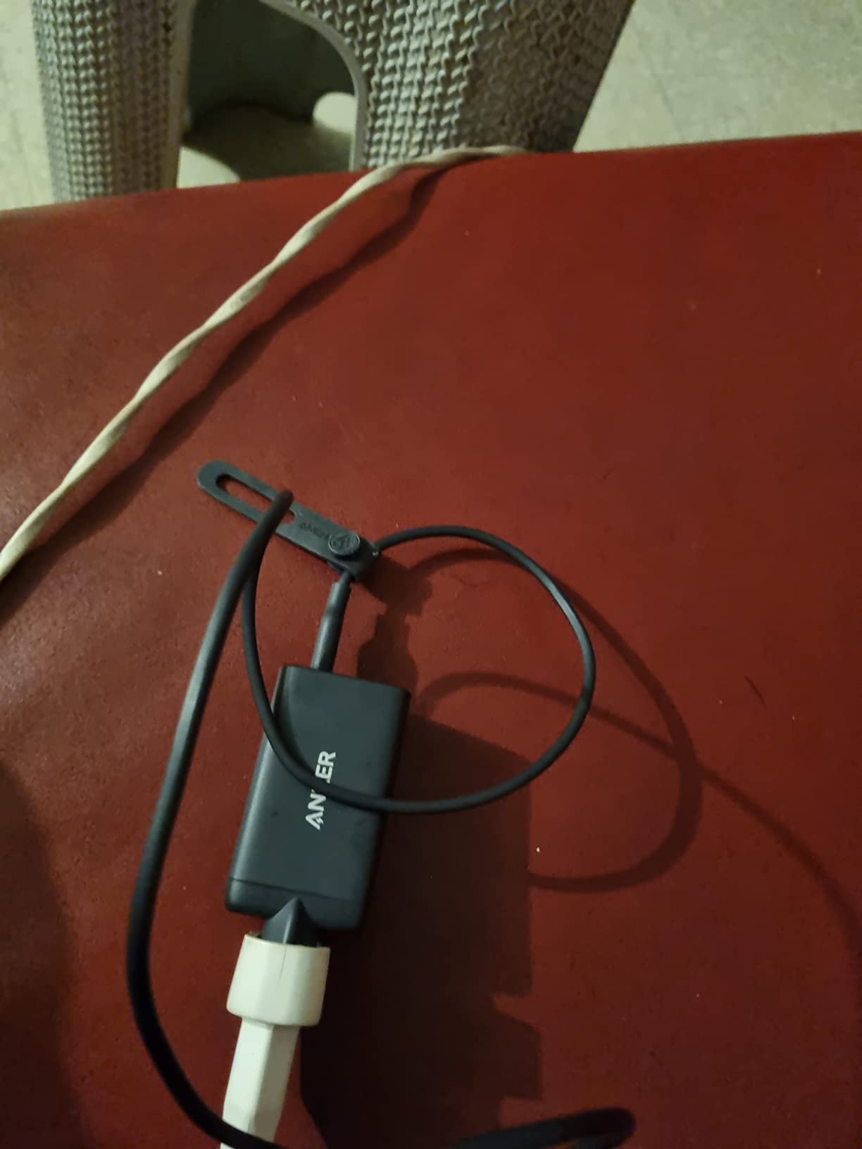 Lädt Laptop mit voller Power