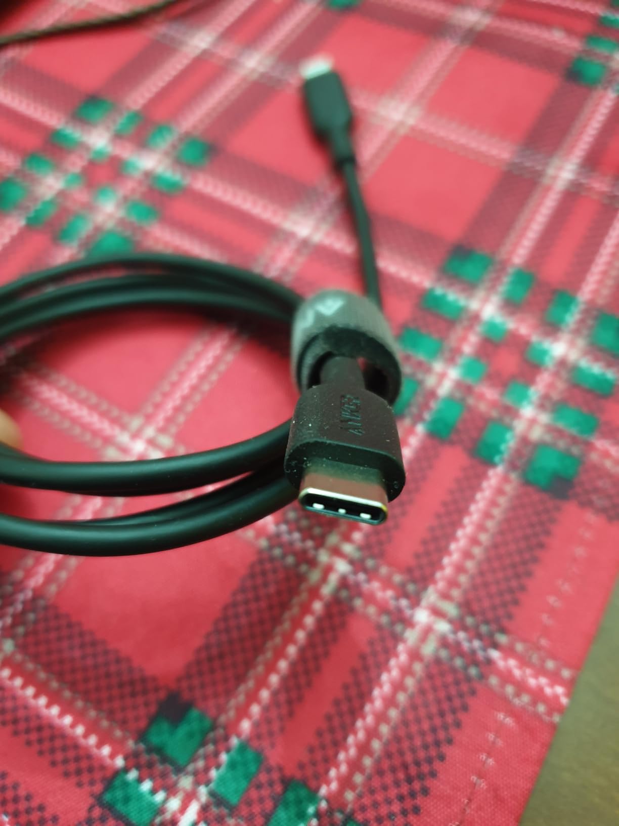Lädt schnell, Stecker groß