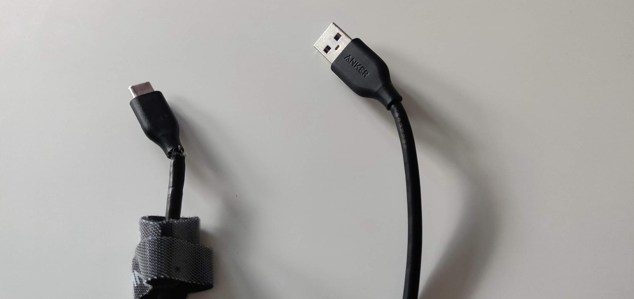 Langes, ehrliches Kabel