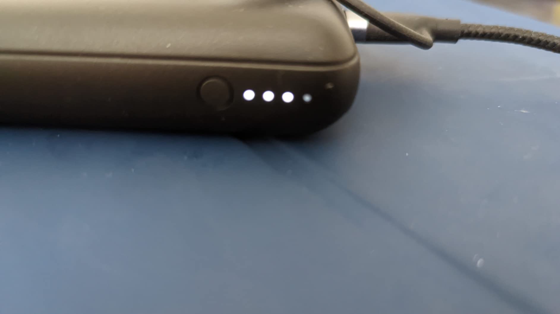 Solider Alltagsakku mit 3 Ports