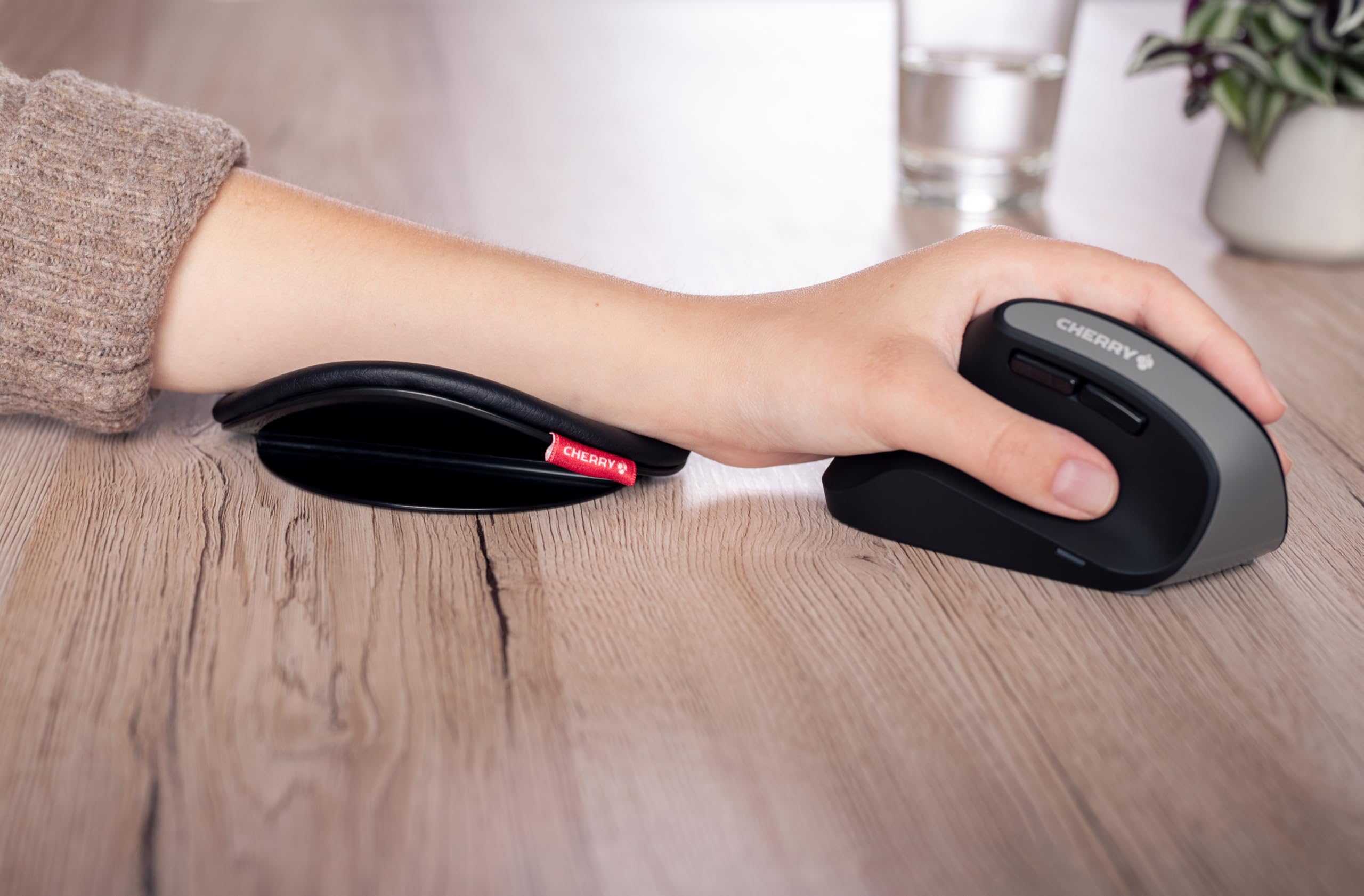 cherry-slidepad-ergo-gleitende-ergonomische-armauflage-schwarz image 5