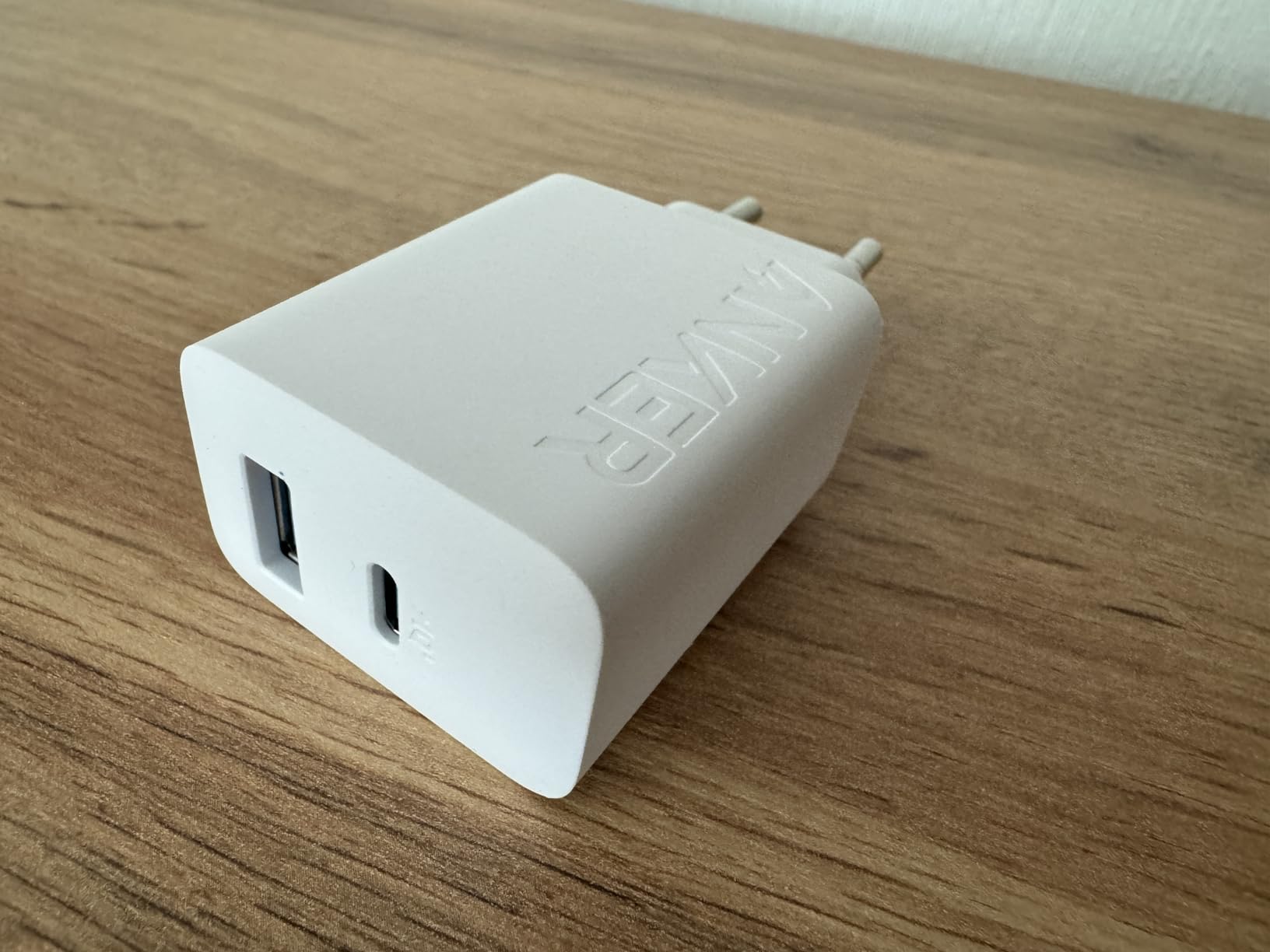 Lädt gut, Stecker recht groß
