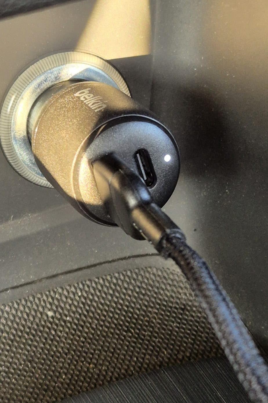 Lädt mein S24 super schnell im Auto
