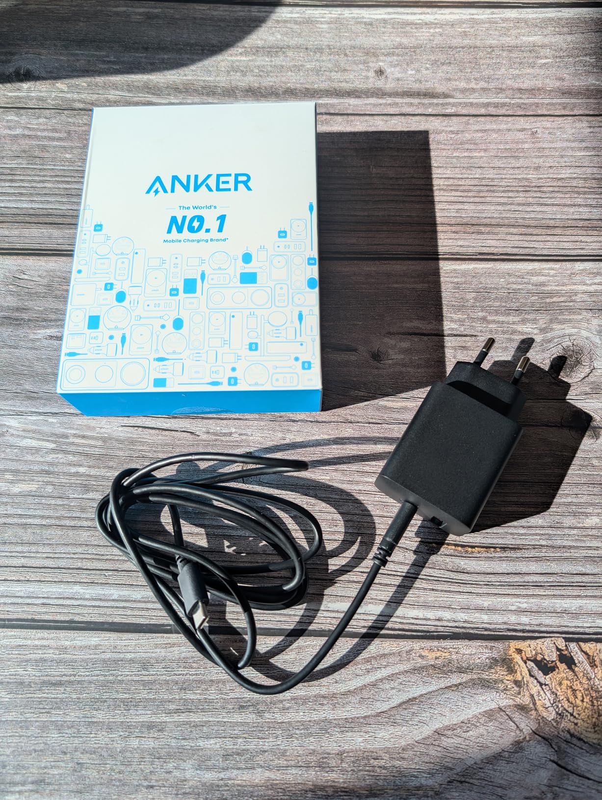 Lädt schnell, Kabel schön lang